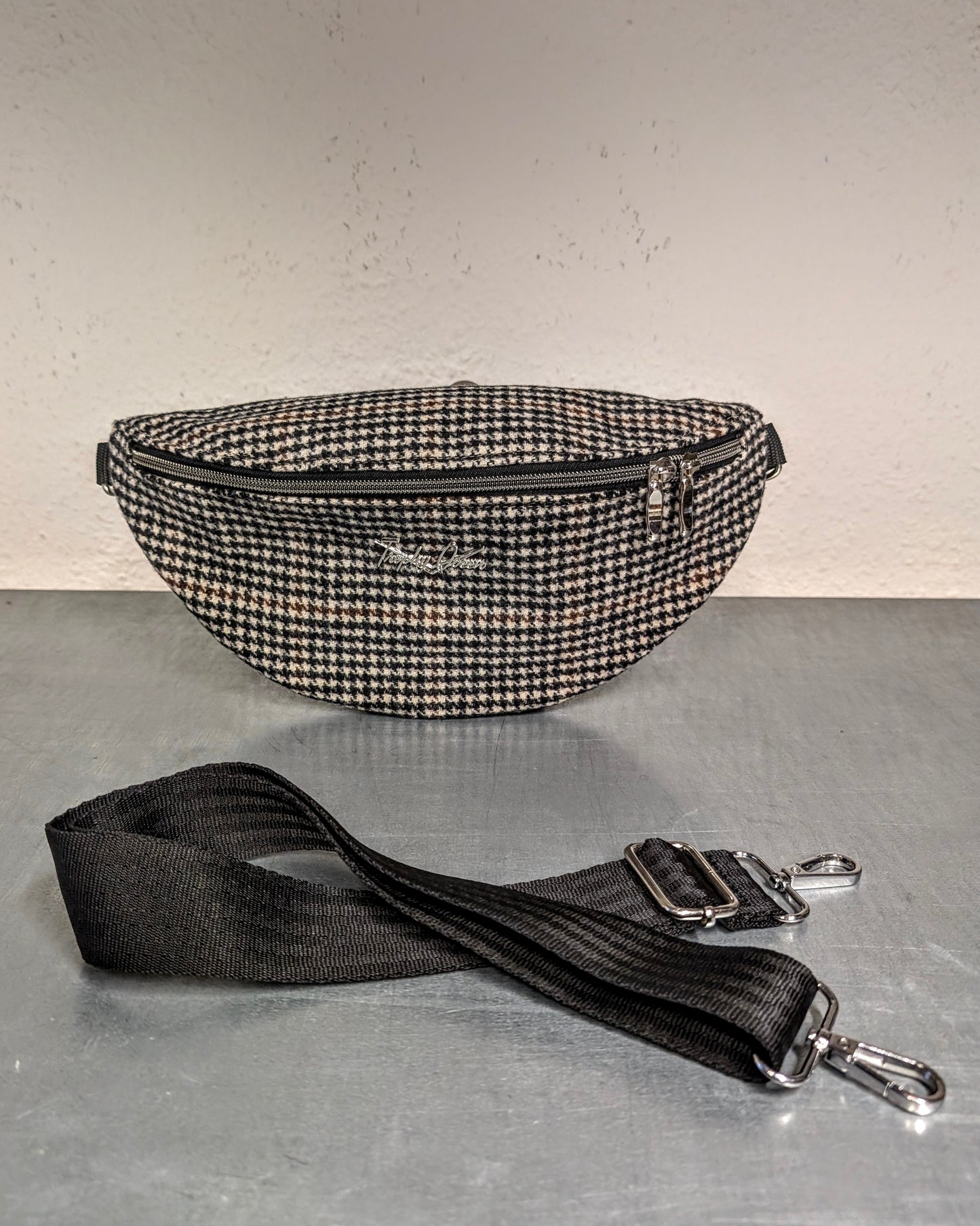 EZ Rider - Brown Hounds Tooth Wool / Maroon Lining