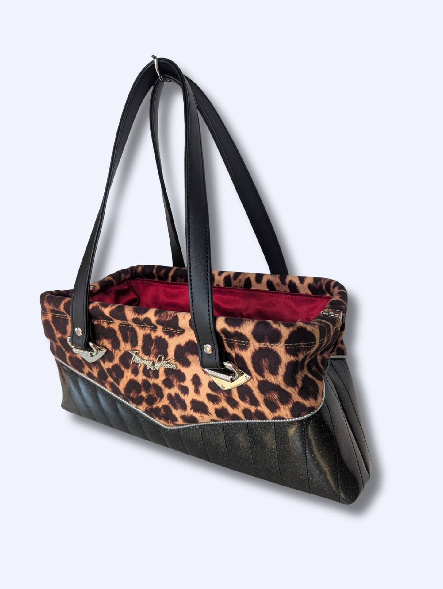 LIMITED EDITION! Leopard / Coal Black Flake - Red Satin Lining