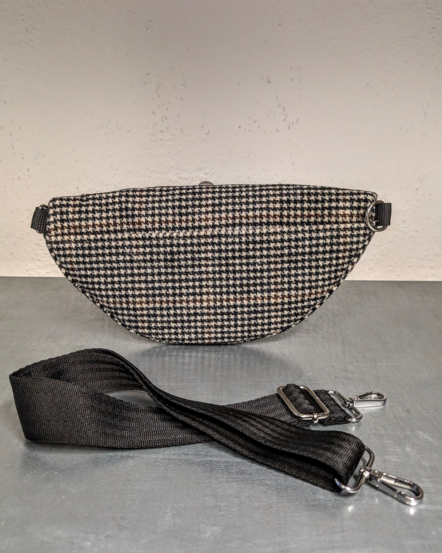 EZ Rider - Brown Hounds Tooth Wool / Maroon Lining